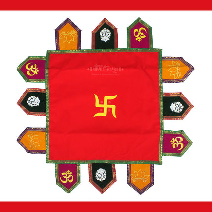 पूजासाठी लोटस वेलवेट आसन | दिवा, कलश आणि मूर्तीसाठी वेलवेट चौरंग कमल पवित्र कमळाचे फूल आसन कलश पूजेसाठी आदर्श, देव आणि देवींच्या स्थापनेसाठी (18×18 इंच) पारंपरिक पूजा चौकी