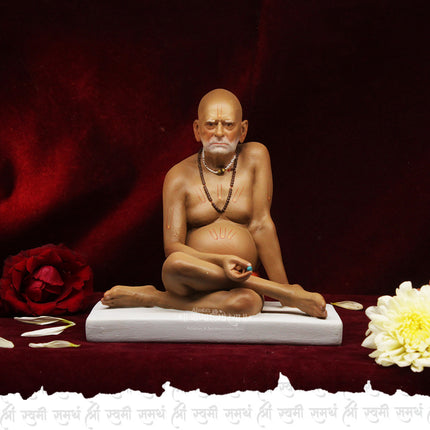 श्री स्वामी समर्थ अक्कलकोटनिवासी राजाधिराज योगीराज जगद्गुरू दिव्य अवतार मूर्ती (४.५ इंच)
