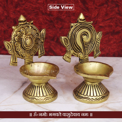 Shankh Chakra Namam Diya Set | Vaishnav Pooja Deepam | Vishnu Lakshmi Mandir Oil Lamp | Traditional South Indian Brass Diya for Daily Pooja & Festivals (Set  Of 2)