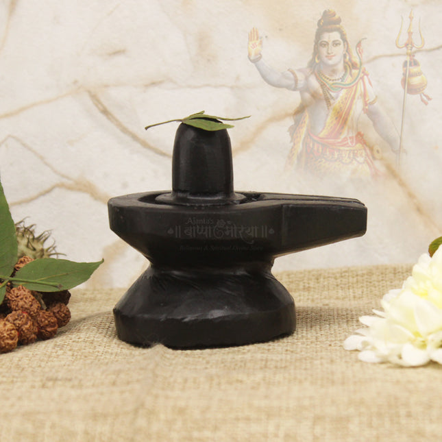 Black Akhand Damru Shape Mahadeva Shivling – Natural Black Stone Shivalinga with Rudraksha Mala | Narmadeshwar Shivling for Home Mandir, Puja & Abhishek (3.5 x 2.5 Inch Approx)